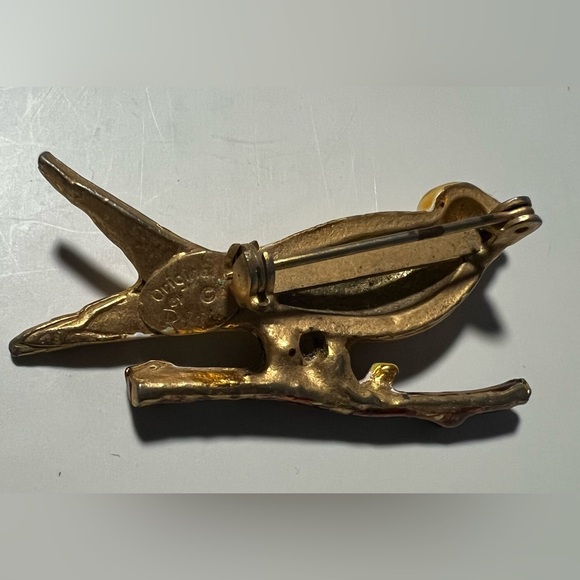 Vintage original by Robert signed enamel bird on a branch pin. - Picture 2 of 3
